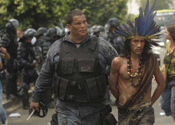 Βραζιλία Απομακρύνονται δια της βίας οι αυτόχθονες για να οργανωθεί το Μουντιάλ , socialpolicy.gr