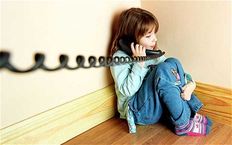 Τηλεφωνικές γραμμές για παιδιά και εφήβους